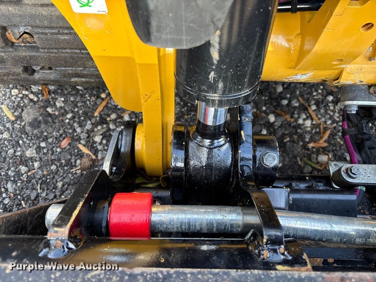 image for item DU0251 2025 Caterpillar 255 tracked skid steer loader