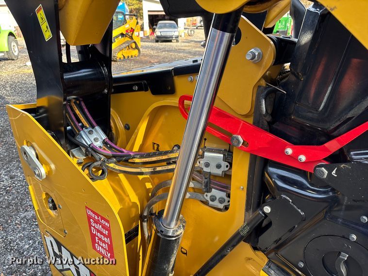 image for item DU0251 2025 Caterpillar 255 tracked skid steer loader