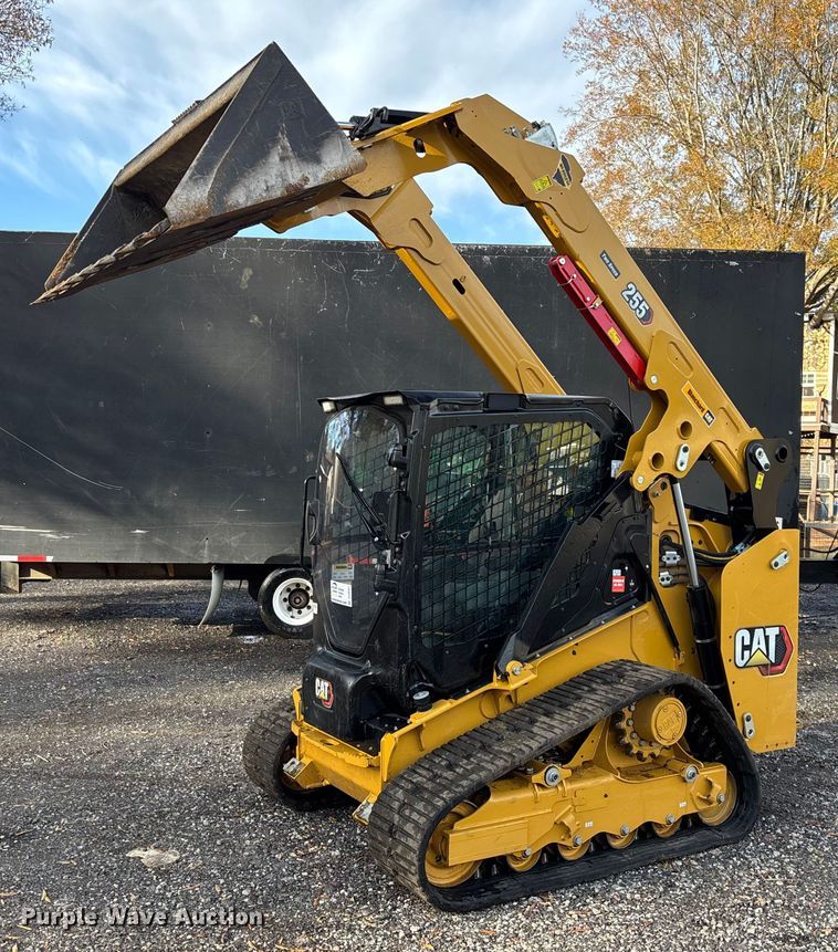 image for item DU0251 2025 Caterpillar 255 tracked skid steer loader