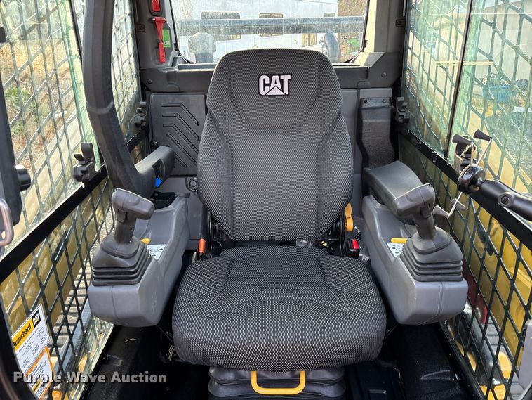 image for item DU0251 2025 Caterpillar 255 tracked skid steer loader