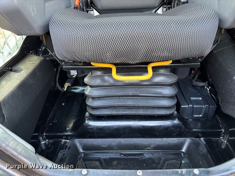 image for item DU0251 2025 Caterpillar 255 tracked skid steer loader