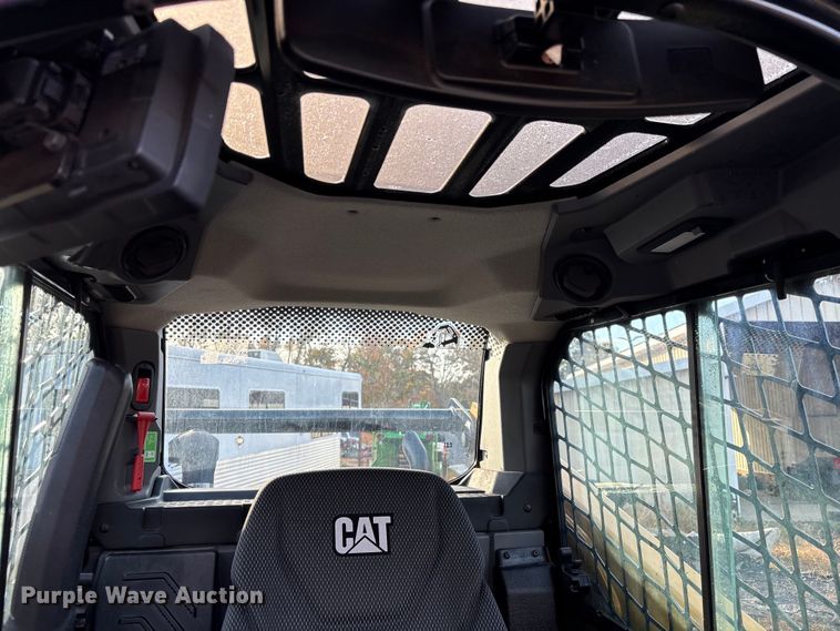 image for item DU0251 2025 Caterpillar 255 tracked skid steer loader