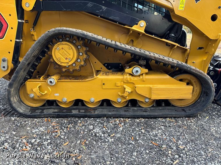 image for item DU0251 2025 Caterpillar 255 tracked skid steer loader
