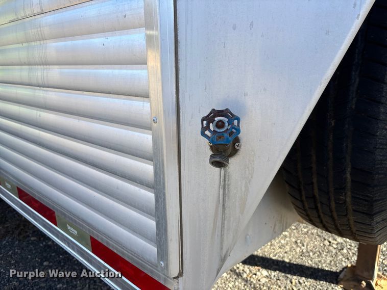 image for item DU0255 2008 Shadow horse trailer