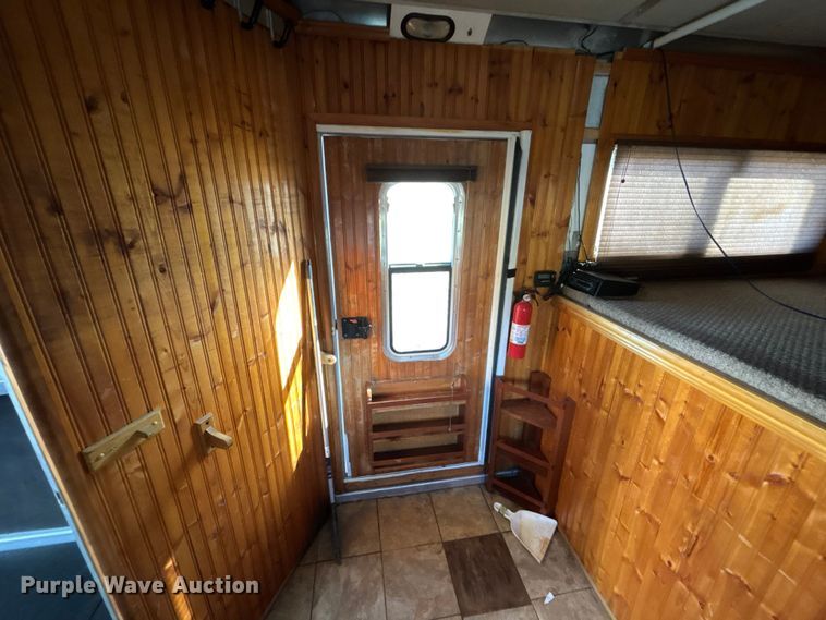 image for item DU0255 2008 Shadow horse trailer