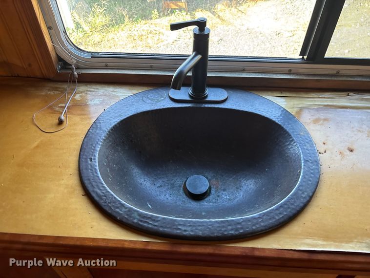 image for item DU0255 2008 Shadow horse trailer