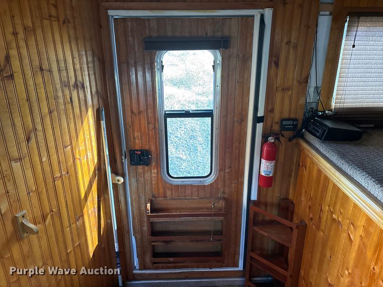 image for item DU0255 2008 Shadow horse trailer