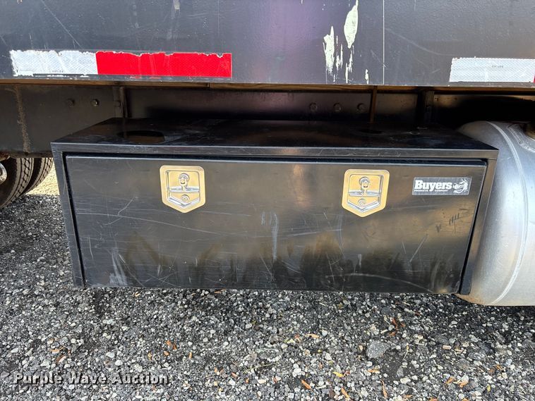 image for item DU0257 2000 Peterbilt 378 grapple crane truck