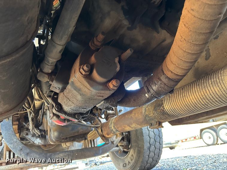 image for item DU0257 2000 Peterbilt 378 grapple crane truck