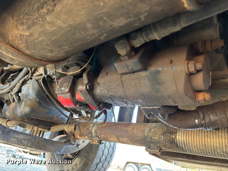 image for item DU0257 2000 Peterbilt 378 grapple crane truck