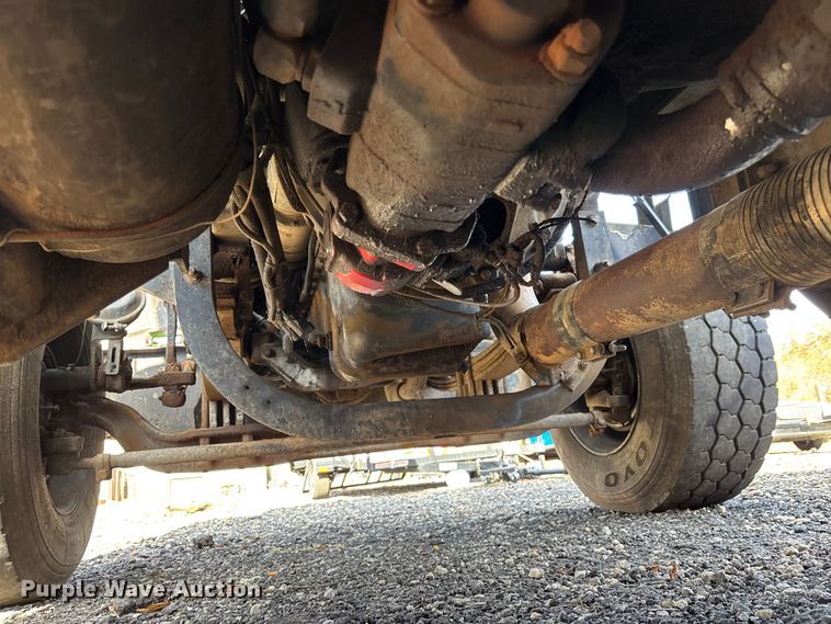 image for item DU0257 2000 Peterbilt 378 grapple crane truck