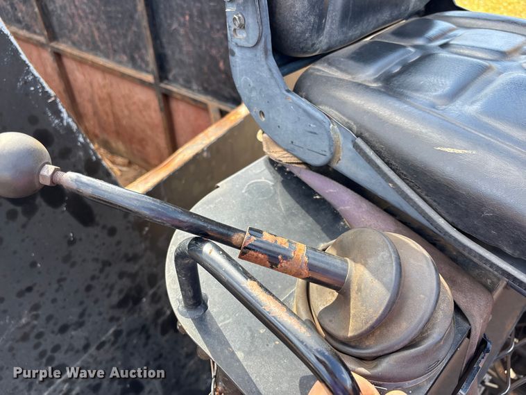 image for item DU0257 2000 Peterbilt 378 grapple crane truck