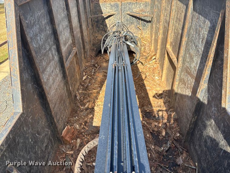 image for item DU0257 2000 Peterbilt 378 grapple crane truck