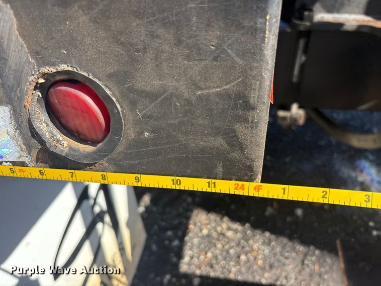 image for item DU0257 2000 Peterbilt 378 grapple crane truck