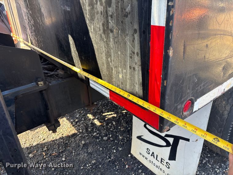 image for item DU0257 2000 Peterbilt 378 grapple crane truck