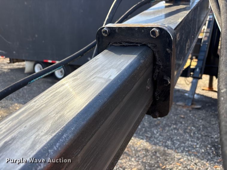 image for item DU0257 2000 Peterbilt 378 grapple crane truck