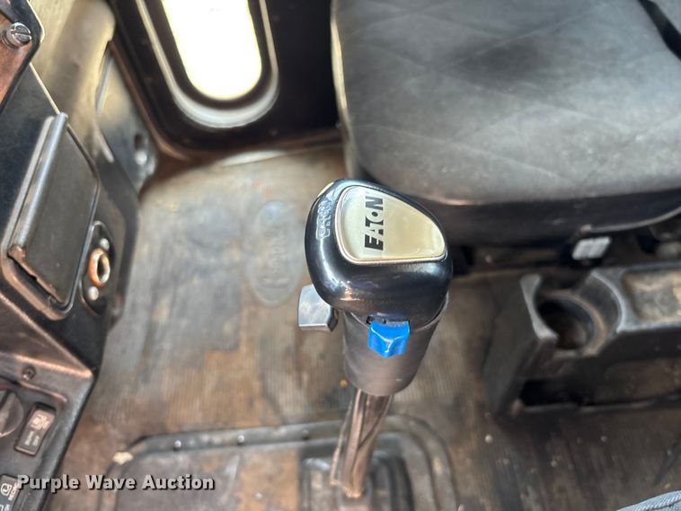 image for item DU0257 2000 Peterbilt 378 grapple crane truck