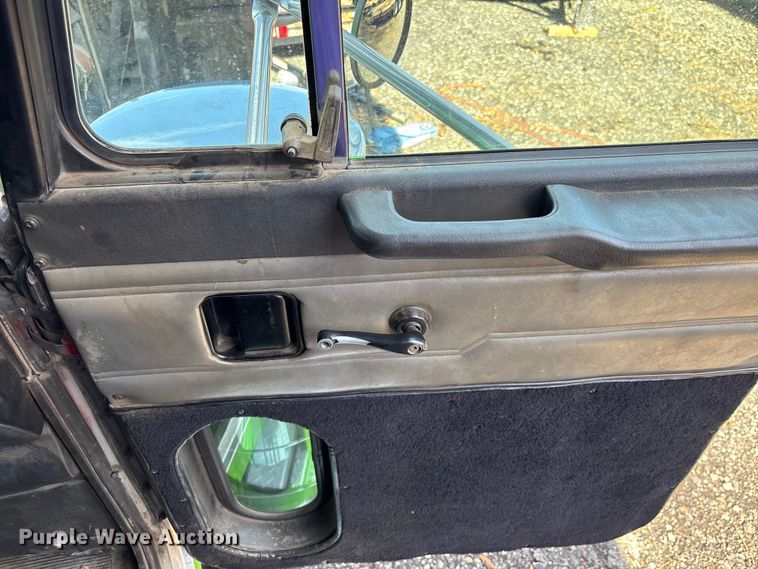 image for item DU0257 2000 Peterbilt 378 grapple crane truck