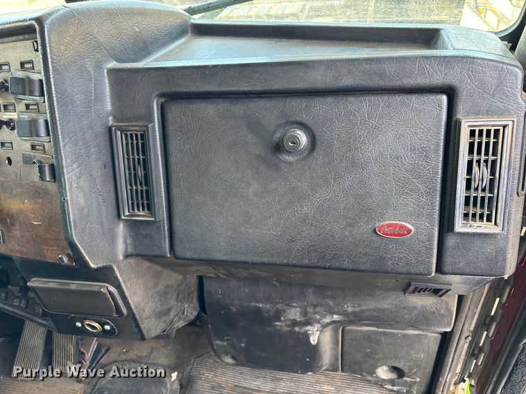 image for item DU0257 2000 Peterbilt 378 grapple crane truck