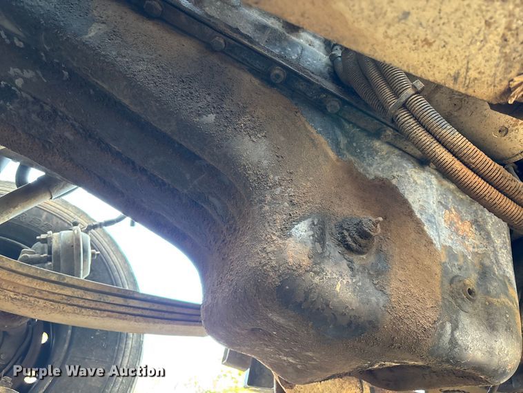 image for item DU0257 2000 Peterbilt 378 grapple crane truck