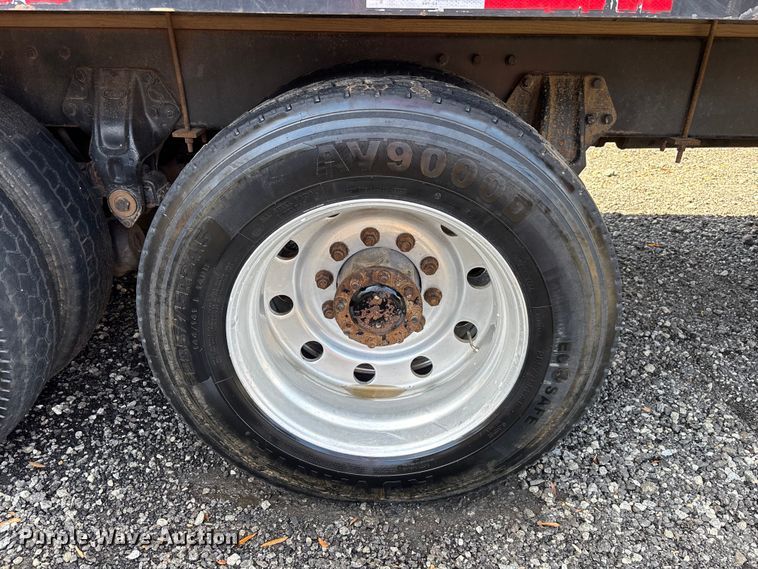 image for item DU0257 2000 Peterbilt 378 grapple crane truck