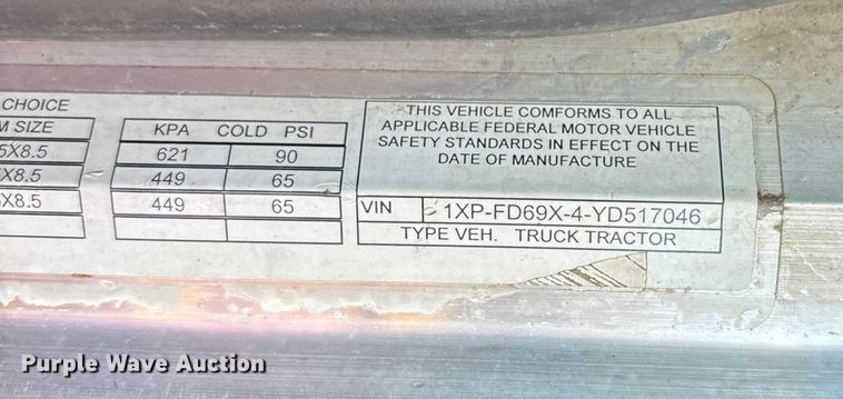 image for item DU0257 2000 Peterbilt 378 grapple crane truck