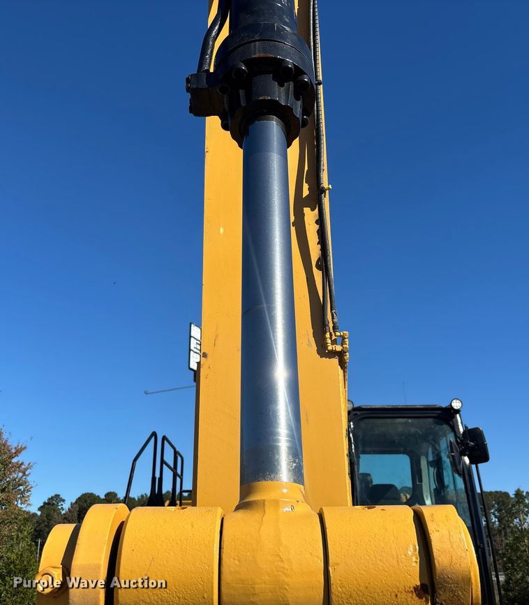 image for item DU0261 2022 Caterpillar 336 excavator