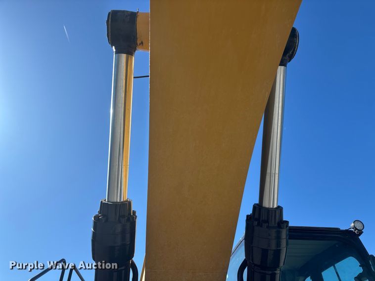 image for item DU0261 2022 Caterpillar 336 excavator