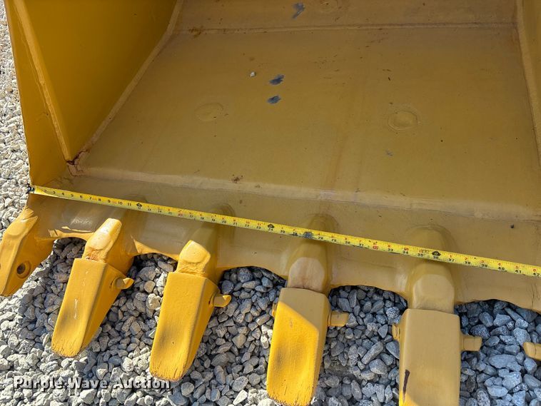 image for item DU0261 2022 Caterpillar 336 excavator