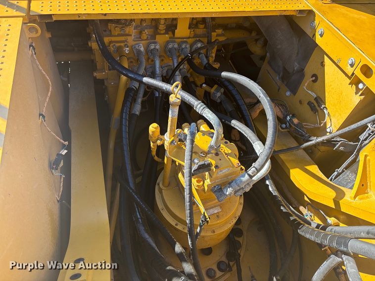 image for item DU0261 2022 Caterpillar 336 excavator