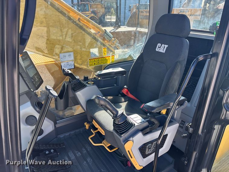 image for item DU0261 2022 Caterpillar 336 excavator