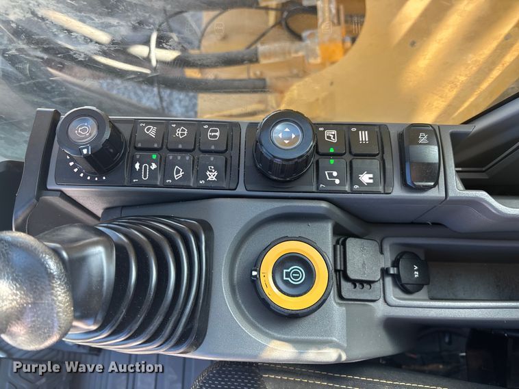 image for item DU0261 2022 Caterpillar 336 excavator