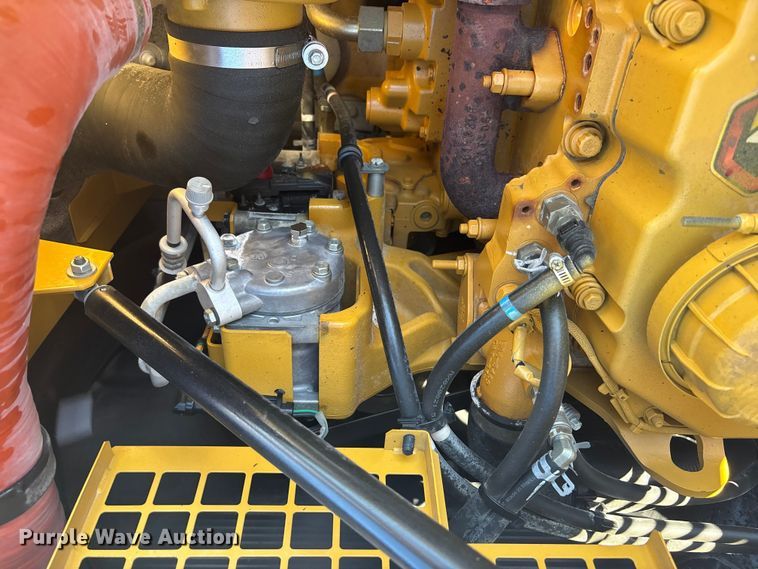 image for item DU0261 2022 Caterpillar 336 excavator