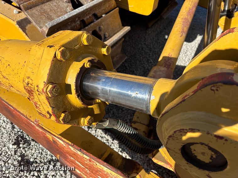 image for item DU0262 2022 Caterpillar D8T dozer