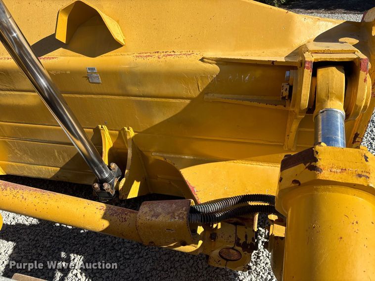 image for item DU0262 2022 Caterpillar D8T dozer