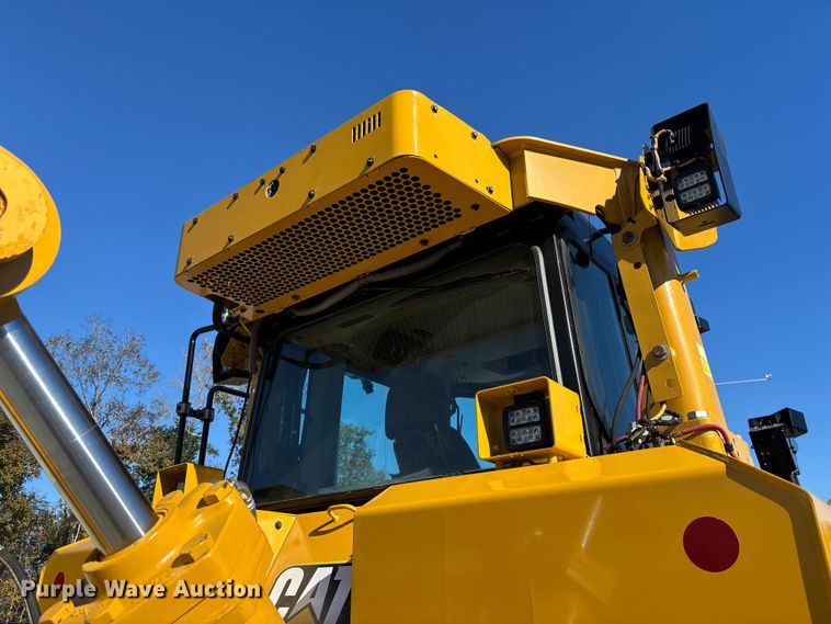 image for item DU0262 2022 Caterpillar D8T dozer