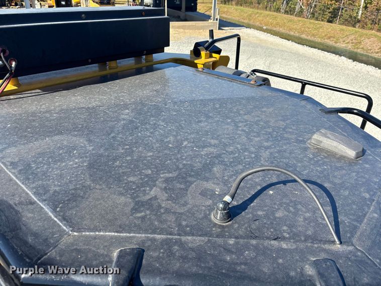 image for item DU0262 2022 Caterpillar D8T dozer