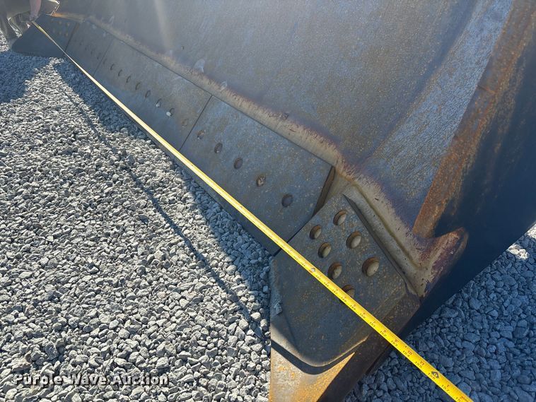 image for item DU0262 2022 Caterpillar D8T dozer