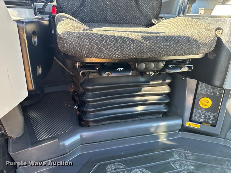 image for item DU0262 2022 Caterpillar D8T dozer