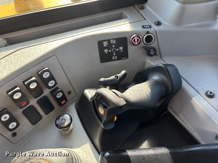 image for item DU0262 2022 Caterpillar D8T dozer