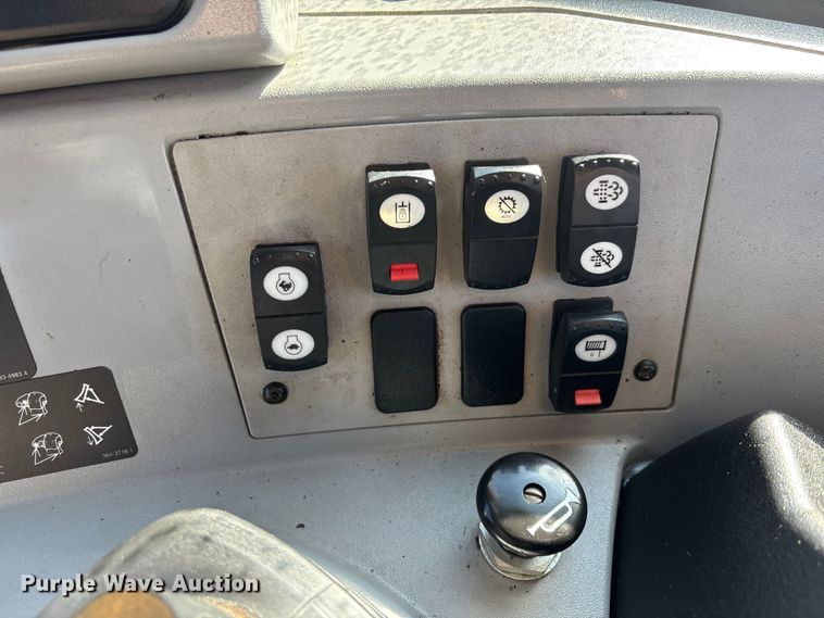 image for item DU0262 2022 Caterpillar D8T dozer