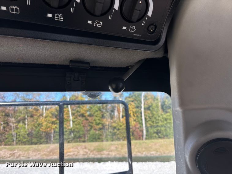 image for item DU0262 2022 Caterpillar D8T dozer