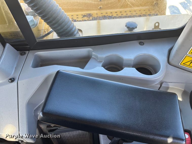 image for item DU0262 2022 Caterpillar D8T dozer