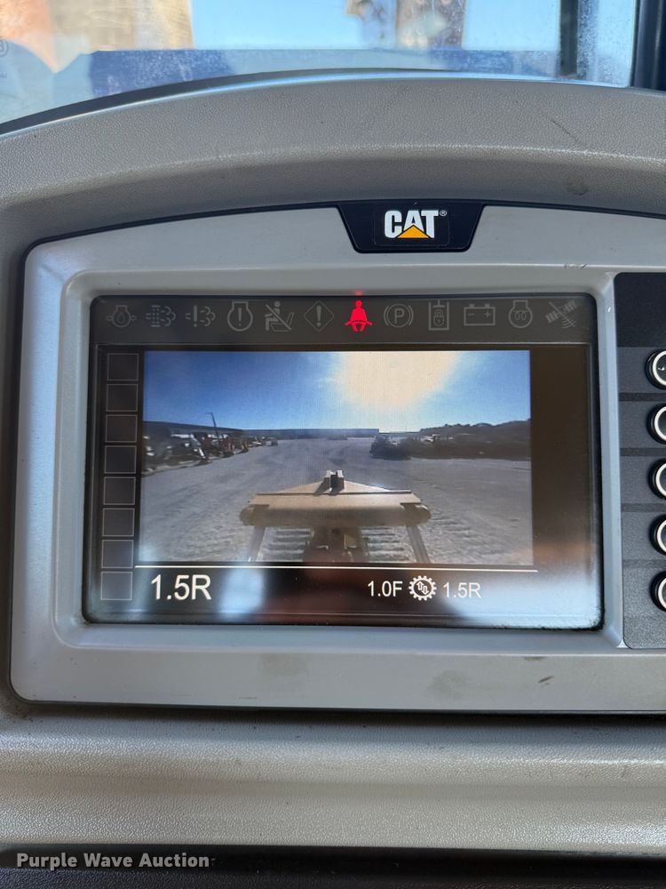 image for item DU0262 2022 Caterpillar D8T dozer