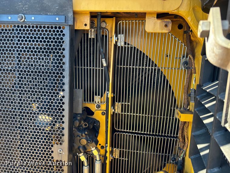 image for item DU0262 2022 Caterpillar D8T dozer