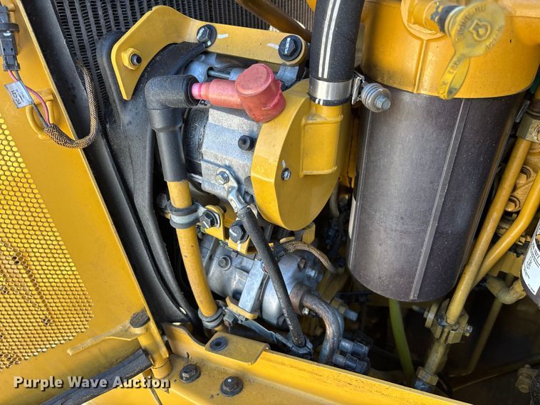 image for item DU0262 2022 Caterpillar D8T dozer