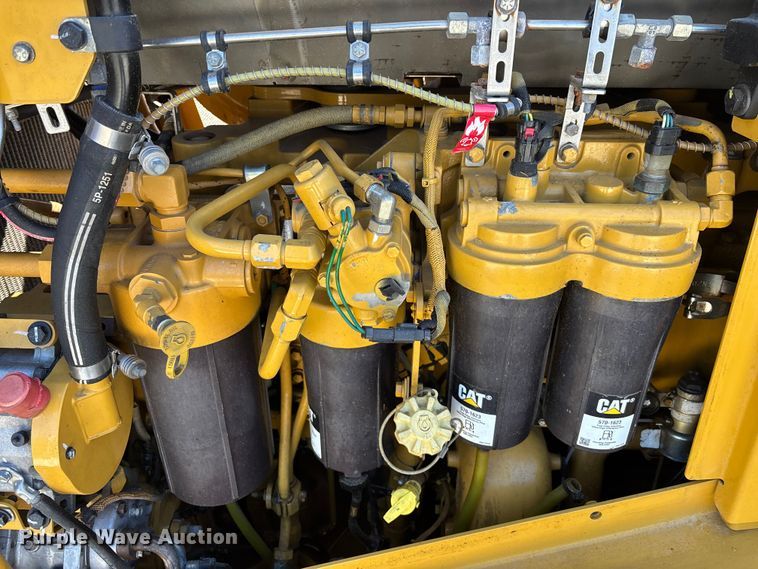 image for item DU0262 2022 Caterpillar D8T dozer