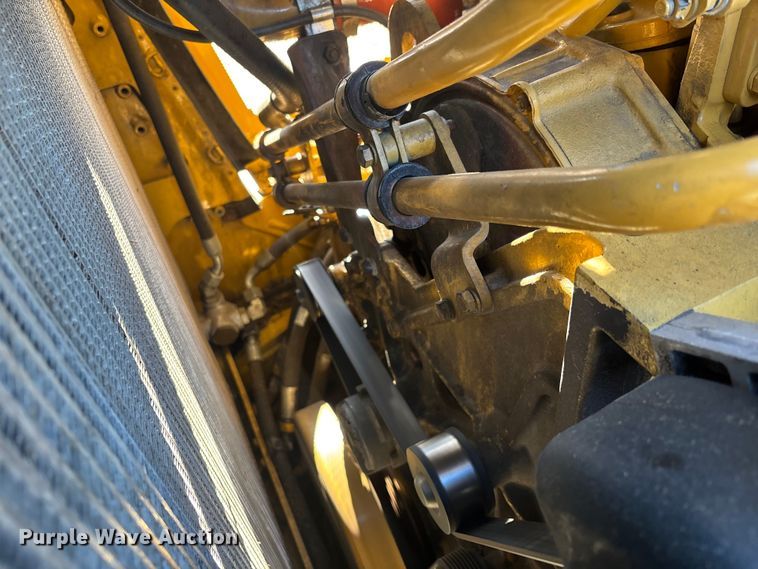 image for item DU0262 2022 Caterpillar D8T dozer