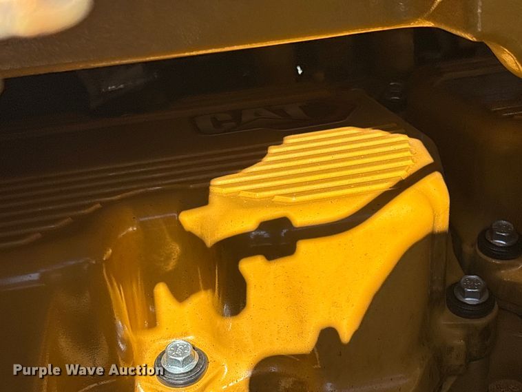 image for item DU0262 2022 Caterpillar D8T dozer