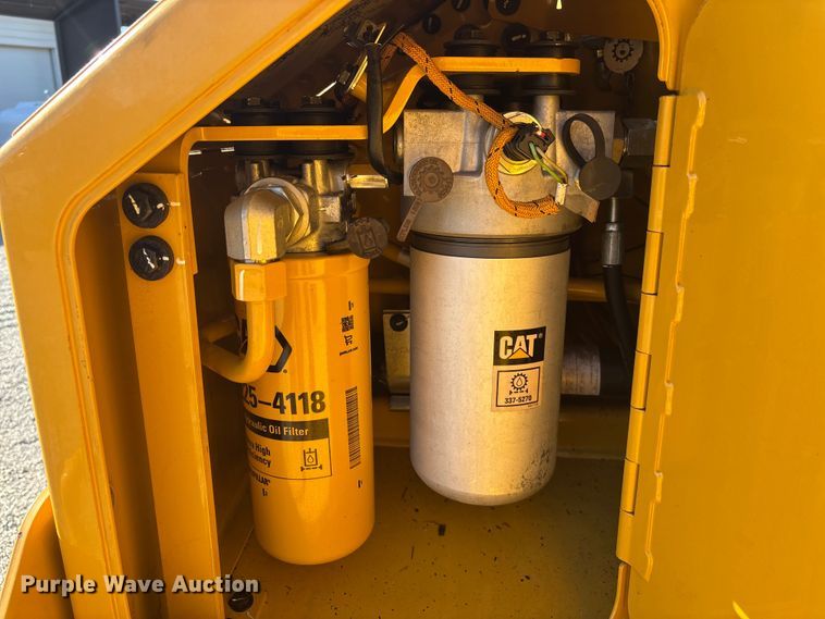 image for item DU0262 2022 Caterpillar D8T dozer